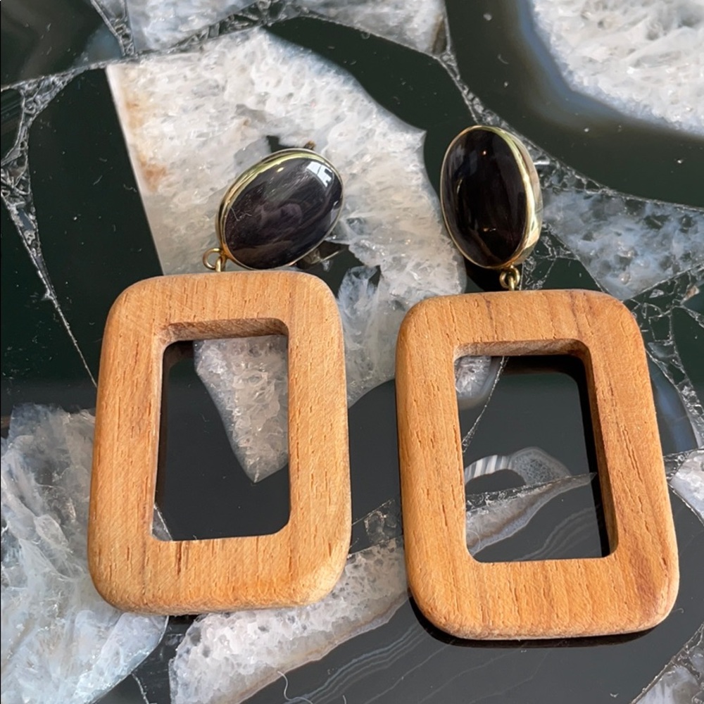 Soko square wood hoops with horn inlay